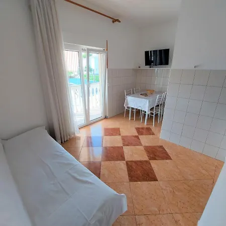 Apartment Ines * Primošten